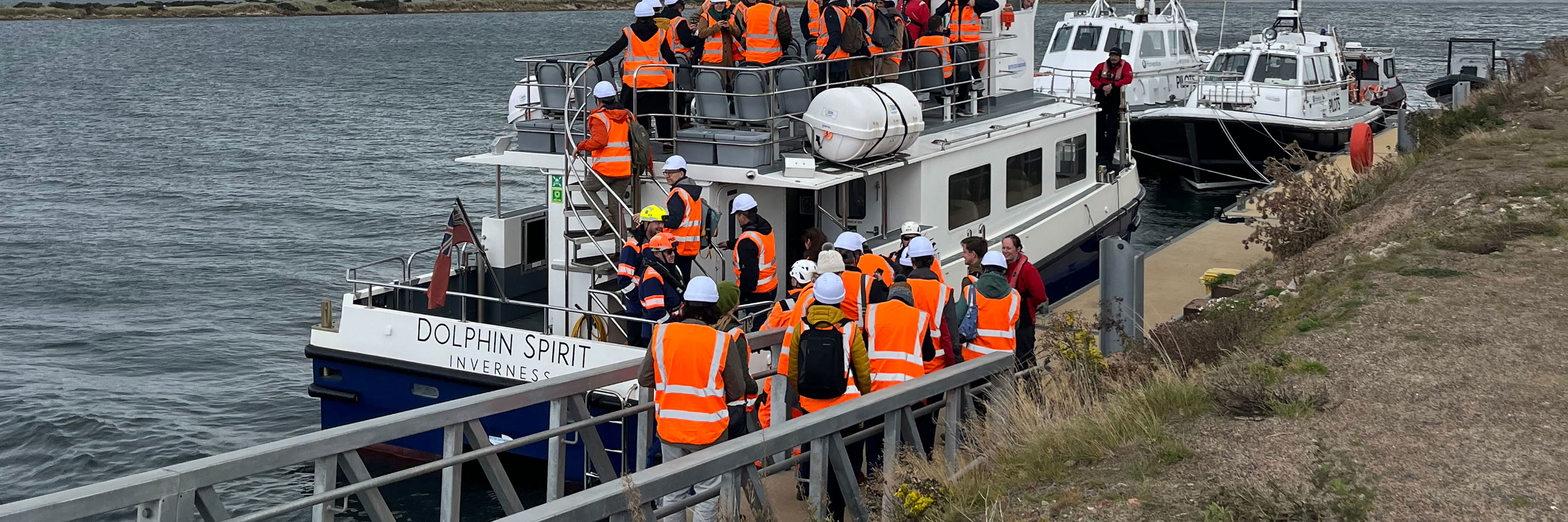 Folk fra Slagelse og Nyborg Kommune på vej ombord på et skib