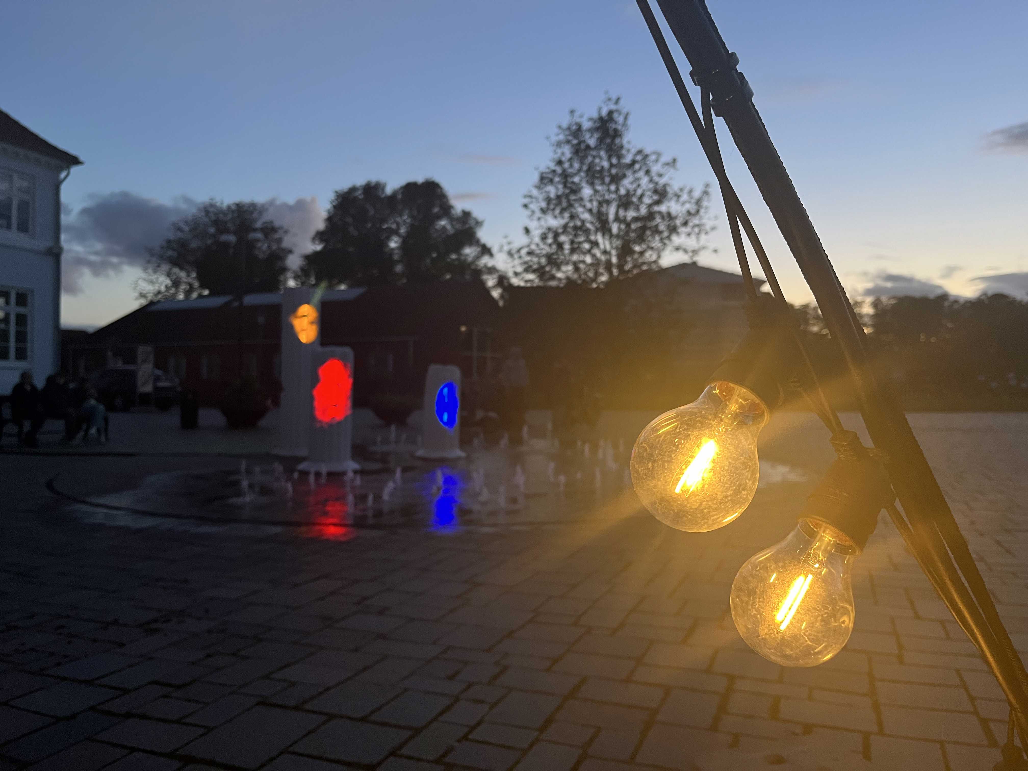 Lys kunst på torvet